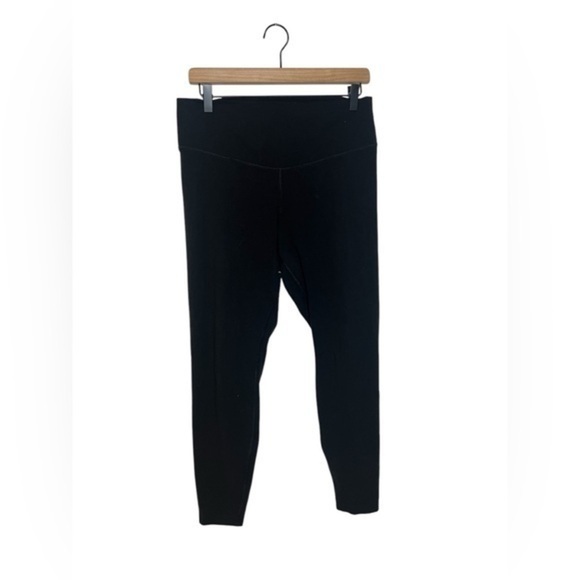 Old Navy Black Leggings Stretchy Performance Fabric - Picture 1 of 3